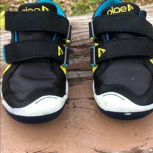 PlAE kids shoes used good condition